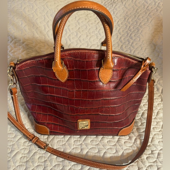 Dooney & Bourke Handbags - EUC-DOONEY & BOURKE RED CROCO SATCHEL WITH SHOULDER STRAP